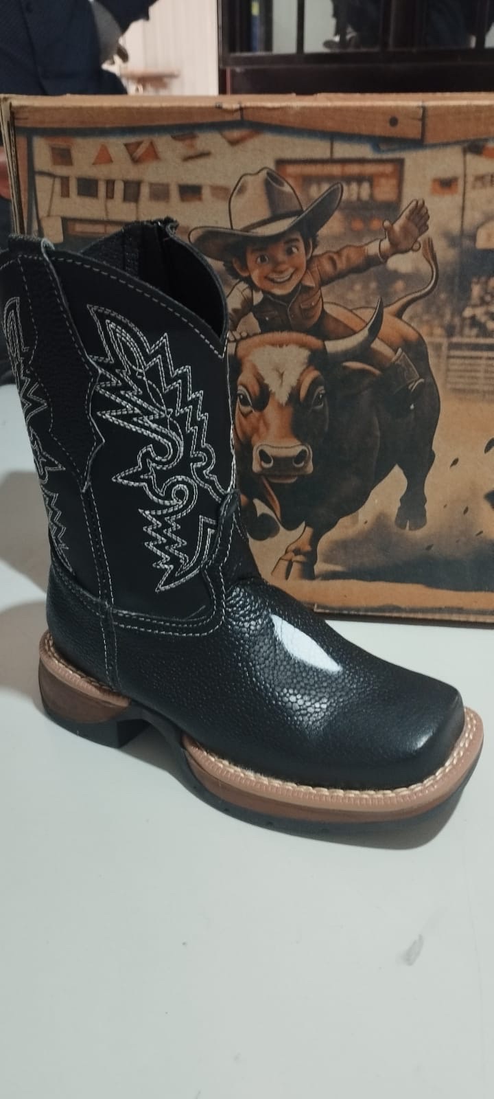 Bota infantil negra de Calzado Periquín